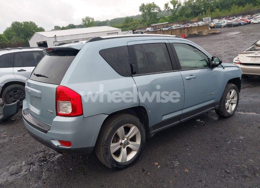 Photo 4 of 2013 Jeep Compass LATITUDE (VIN 1C4NJDEB0DD207720)