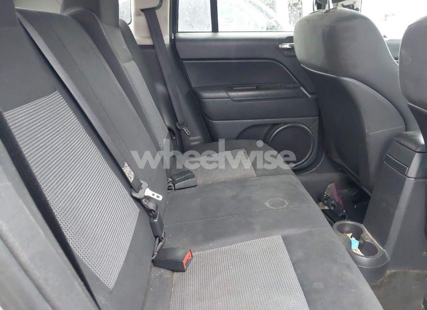 Photo 8 of 2013 Jeep Compass LATITUDE (VIN 1C4NJDEB0DD207720)