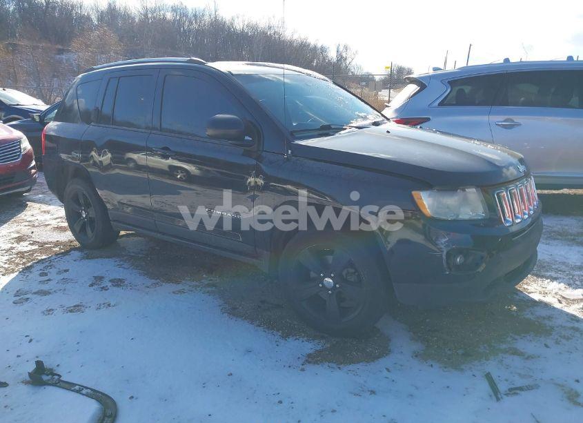 2013 Jeep Compass LATITUDE (VIN 1C4NJDEB0DD221925) main photo