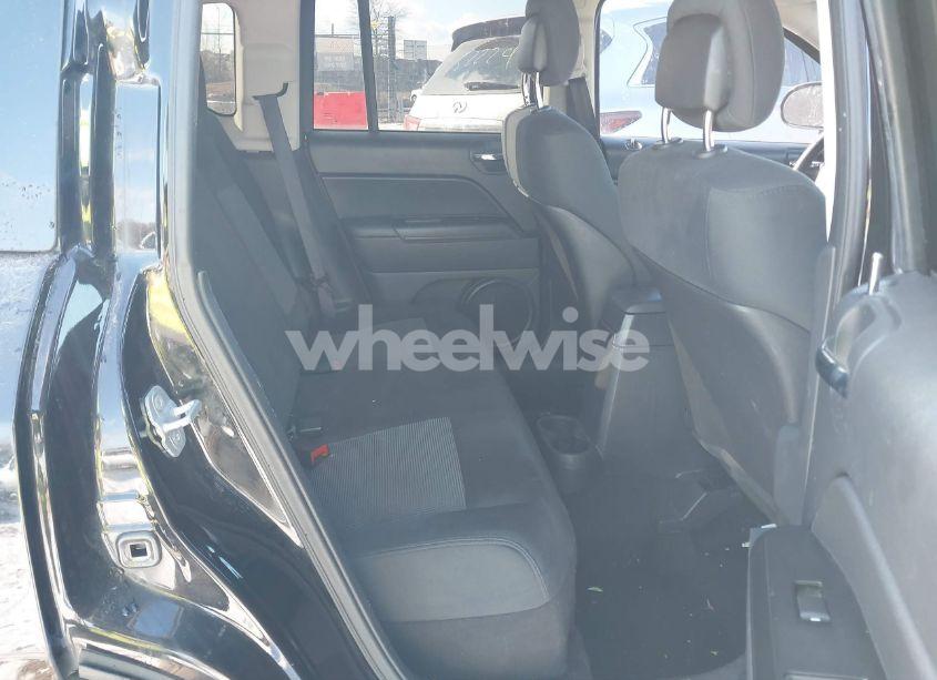 Photo 8 of 2013 Jeep Compass LATITUDE (VIN 1C4NJDEB0DD221925)