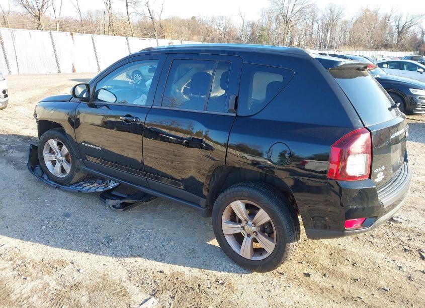 Photo 3 of 2014 Jeep Compass LATITUDE (VIN 1C4NJDEB0ED622098)
