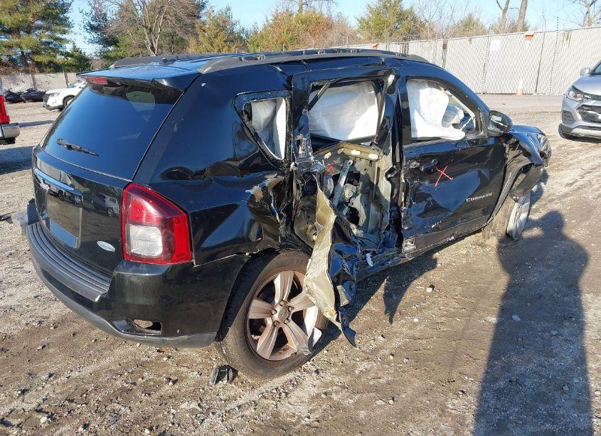 Photo 4 of 2014 Jeep Compass LATITUDE (VIN 1C4NJDEB0ED622098)