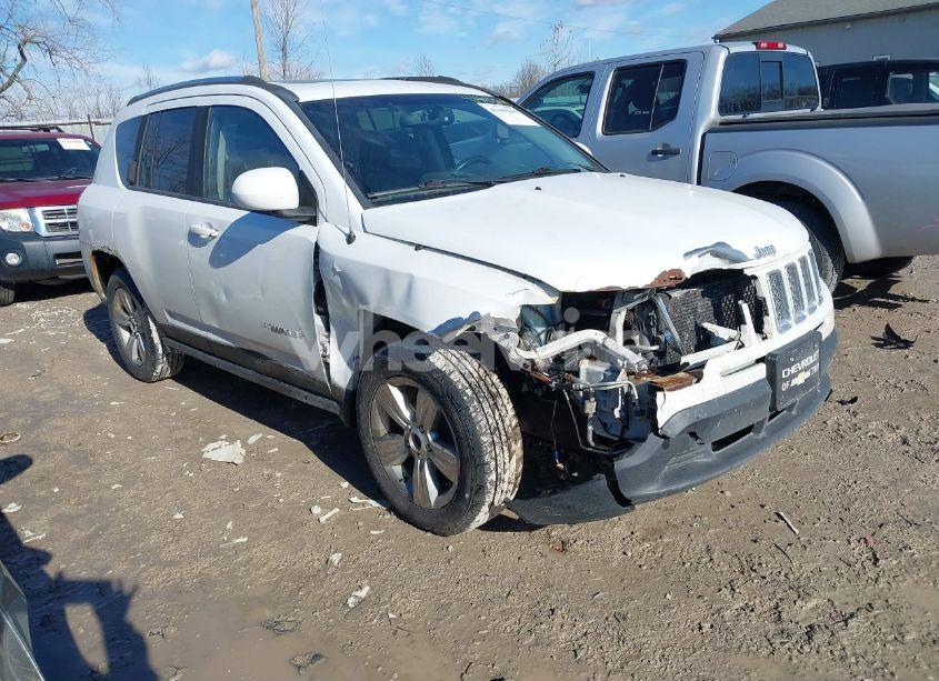 2014 Jeep Compass LATITUDE (VIN 1C4NJDEB0ED659524) main photo