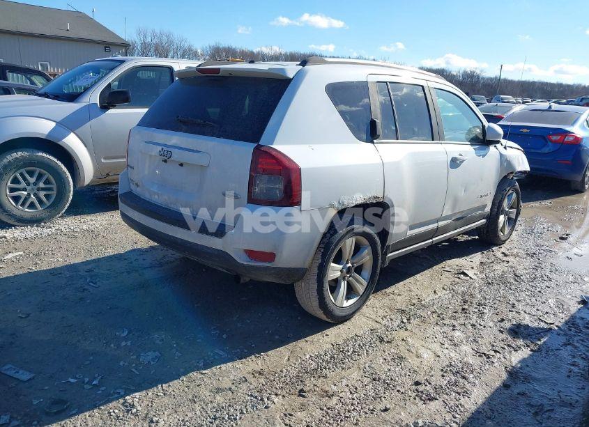 Photo 4 of 2014 Jeep Compass LATITUDE (VIN 1C4NJDEB0ED659524)