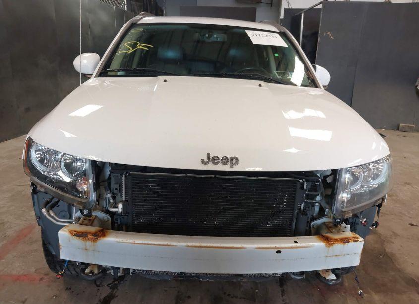 Photo 13 of 2014 Jeep Compass LATITUDE (VIN 1C4NJDEB0ED661094)