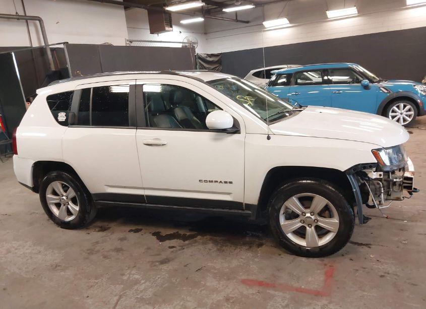 Photo 14 of 2014 Jeep Compass LATITUDE (VIN 1C4NJDEB0ED661094)