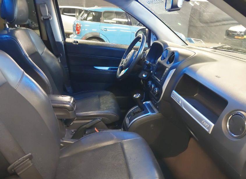 Photo 5 of 2014 Jeep Compass LATITUDE (VIN 1C4NJDEB0ED661094)