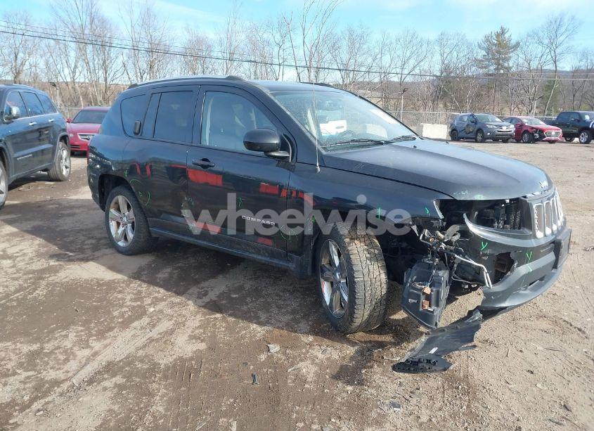 2014 Jeep Compass LATITUDE (VIN 1C4NJDEB0ED661905) main photo