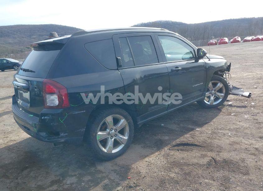 Photo 4 of 2014 Jeep Compass LATITUDE (VIN 1C4NJDEB0ED661905)