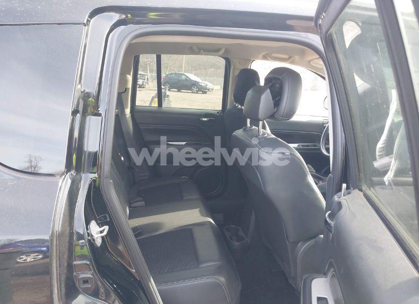 Photo 8 of 2014 Jeep Compass LATITUDE (VIN 1C4NJDEB0ED661905)