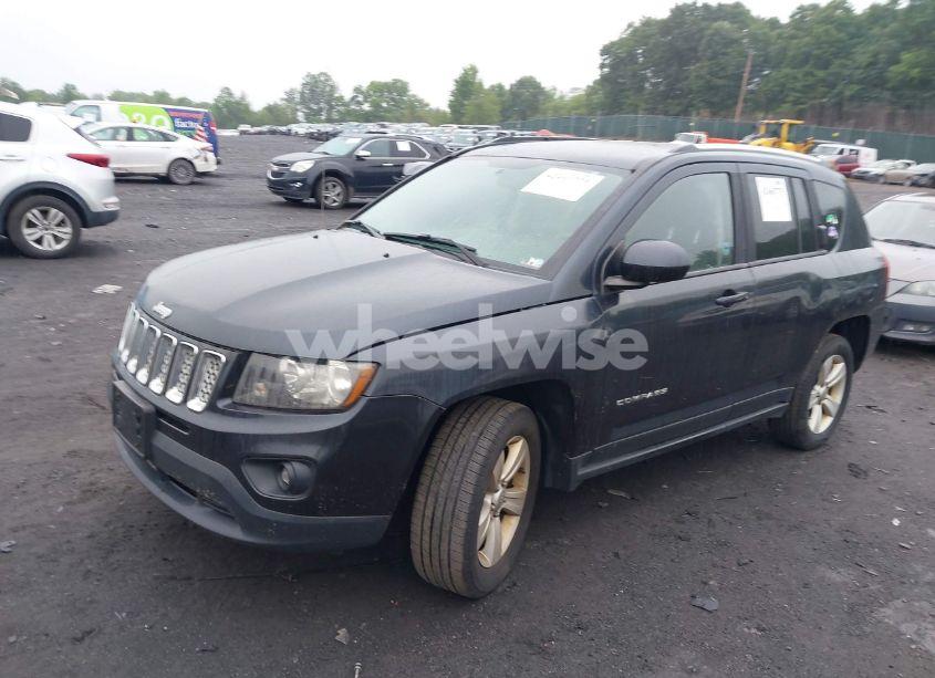 Photo 2 of 2014 Jeep Compass LATITUDE (VIN 1C4NJDEB0ED707037)
