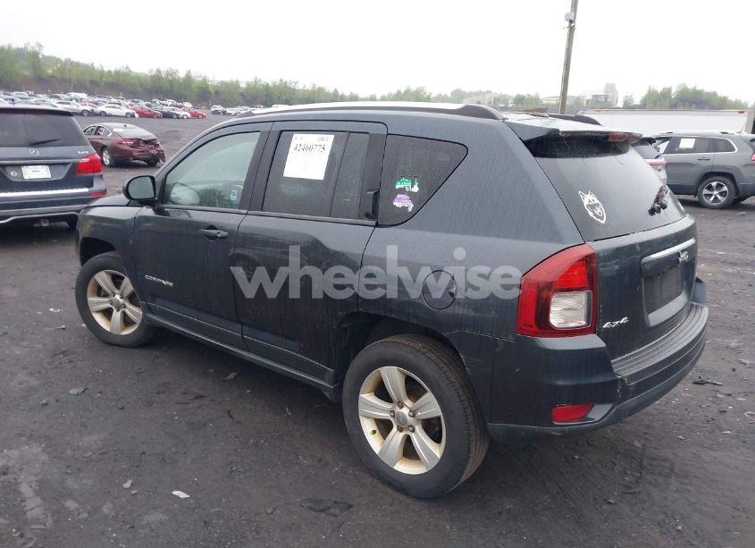Photo 3 of 2014 Jeep Compass LATITUDE (VIN 1C4NJDEB0ED707037)