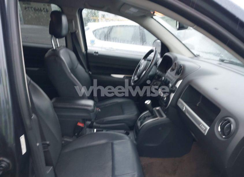 Photo 5 of 2014 Jeep Compass LATITUDE (VIN 1C4NJDEB0ED707037)