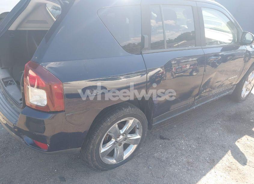 Photo 4 of 2014 Jeep Compass LATITUDE (VIN 1C4NJDEB0ED898510)