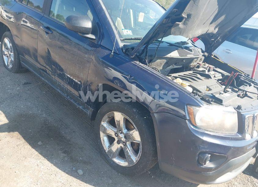 Photo 5 of 2014 Jeep Compass LATITUDE (VIN 1C4NJDEB0ED898510)