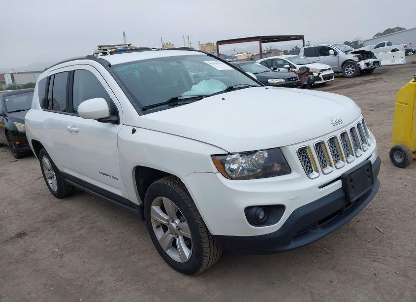 2016 Jeep Compass LATITUDE (VIN 1C4NJDEB0GD616692) main photo