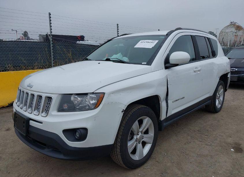 Photo 2 of 2016 Jeep Compass LATITUDE (VIN 1C4NJDEB0GD616692)