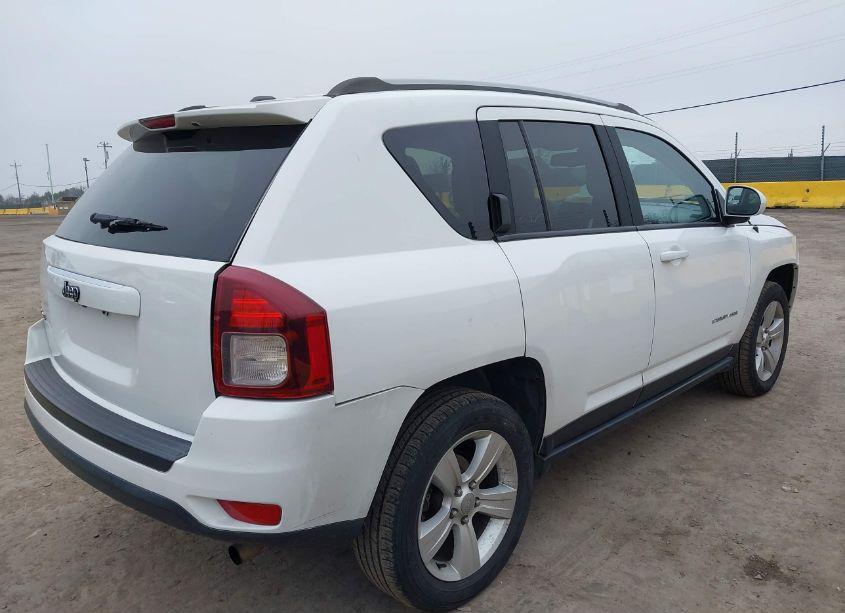 Photo 4 of 2016 Jeep Compass LATITUDE (VIN 1C4NJDEB0GD616692)