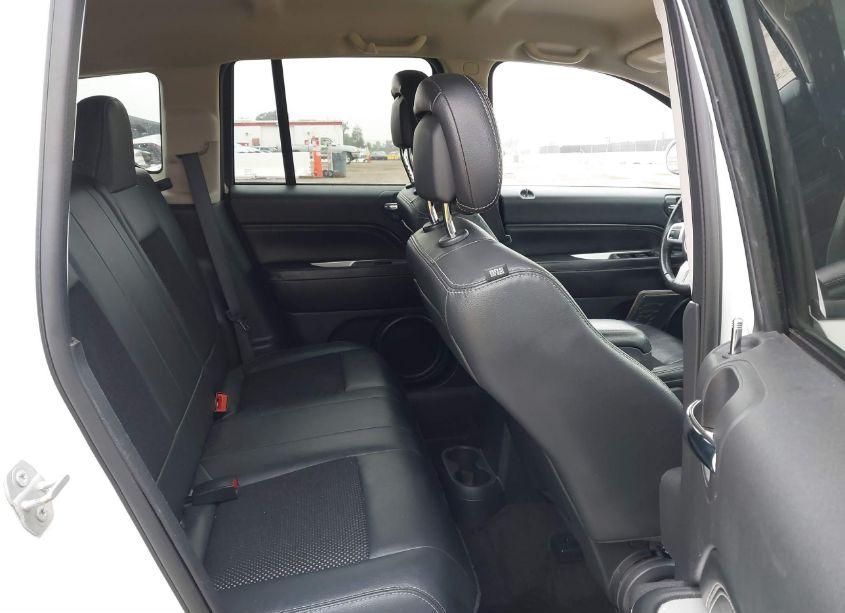 Photo 8 of 2016 Jeep Compass LATITUDE (VIN 1C4NJDEB0GD616692)