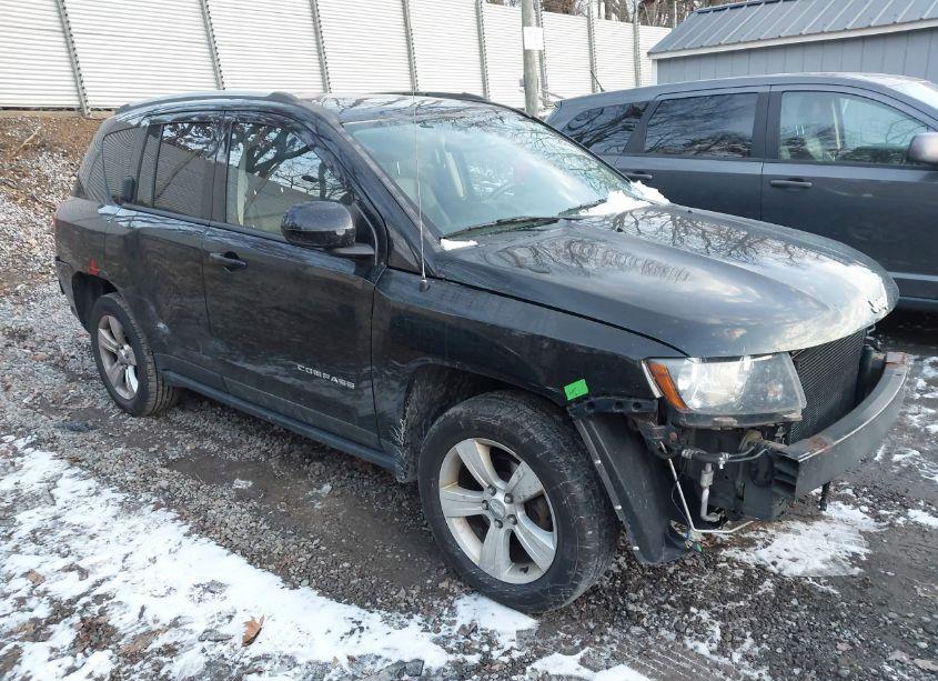 2016 Jeep Compass LATITUDE (VIN 1C4NJDEB0GD631371) main photo
