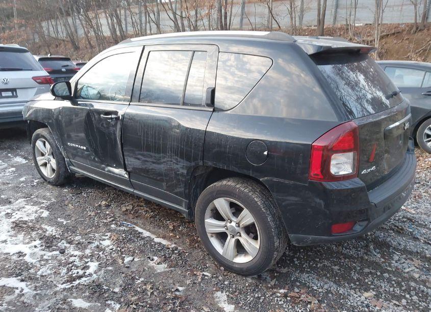 Photo 3 of 2016 Jeep Compass LATITUDE (VIN 1C4NJDEB0GD631371)