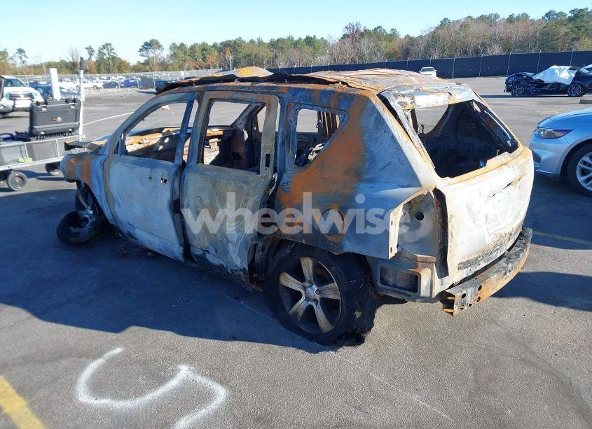 Photo 3 of 2016 Jeep Compass HIGH ALTITUDE EDITION (VIN 1C4NJDEB0GD730269)