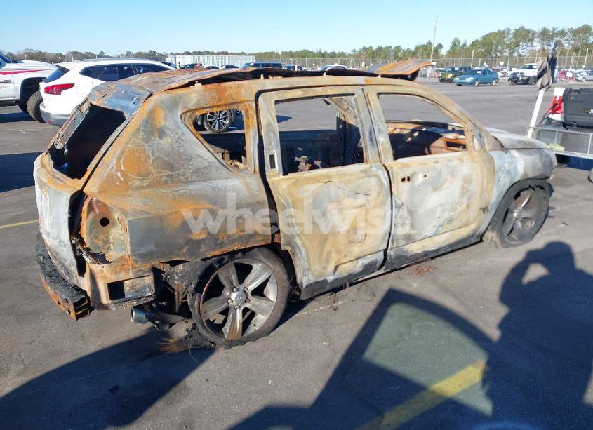 Photo 4 of 2016 Jeep Compass HIGH ALTITUDE EDITION (VIN 1C4NJDEB0GD730269)