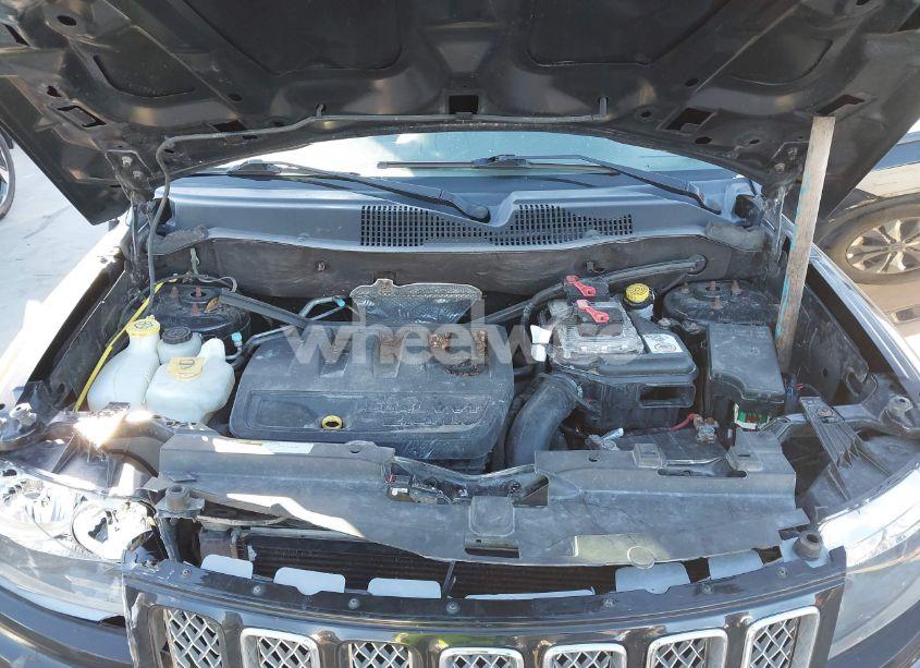 Photo 10 of 2016 Jeep Compass HIGH ALTITUDE EDITION (VIN 1C4NJDEB0GD730420)