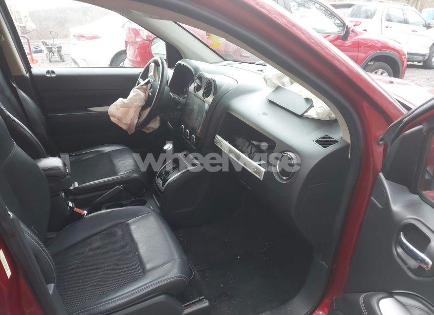 Photo 5 of 2016 Jeep Compass LATITUDE (VIN 1C4NJDEB0GD779584)