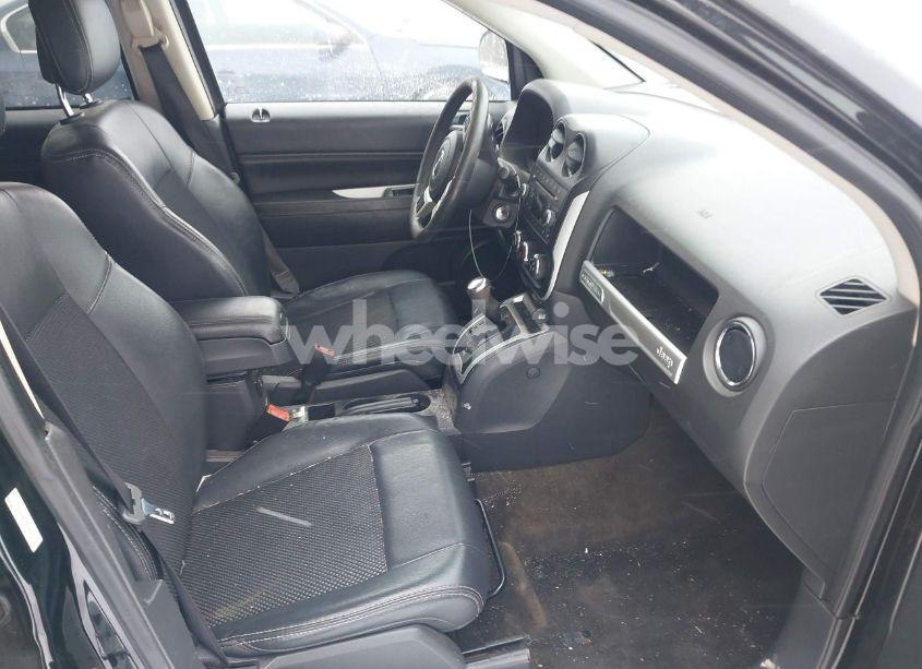 Photo 5 of 2016 Jeep Compass LATITUDE (VIN 1C4NJDEB0GD810476)