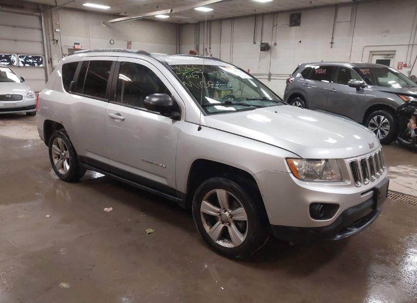2013 Jeep Compass LATITUDE (VIN 1C4NJDEB1DD164280) main photo