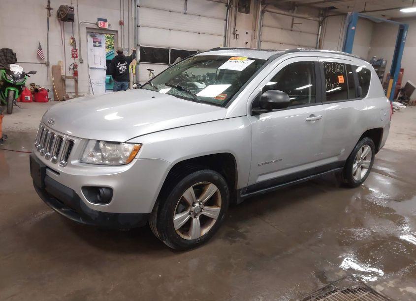 Photo 2 of 2013 Jeep Compass LATITUDE (VIN 1C4NJDEB1DD164280)