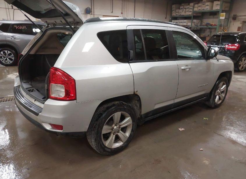 Photo 4 of 2013 Jeep Compass LATITUDE (VIN 1C4NJDEB1DD164280)