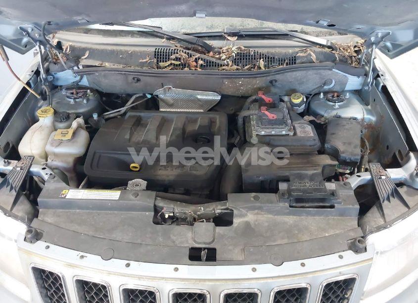 Photo 10 of 2013 Jeep Compass LATITUDE (VIN 1C4NJDEB1DD207743)