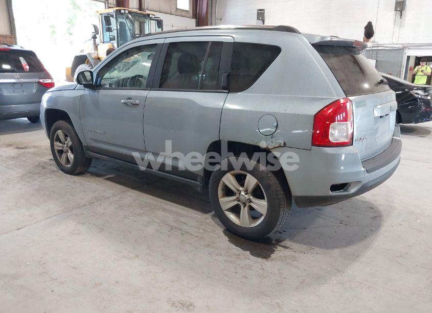 Photo 3 of 2013 Jeep Compass LATITUDE (VIN 1C4NJDEB1DD207743)