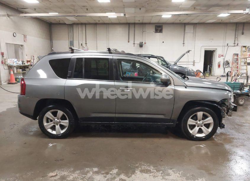 Photo 14 of 2014 Jeep Compass LATITUDE (VIN 1C4NJDEB1ED541031)