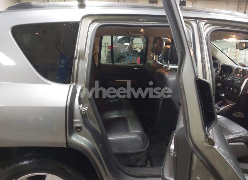 Photo 8 of 2014 Jeep Compass LATITUDE (VIN 1C4NJDEB1ED541031)