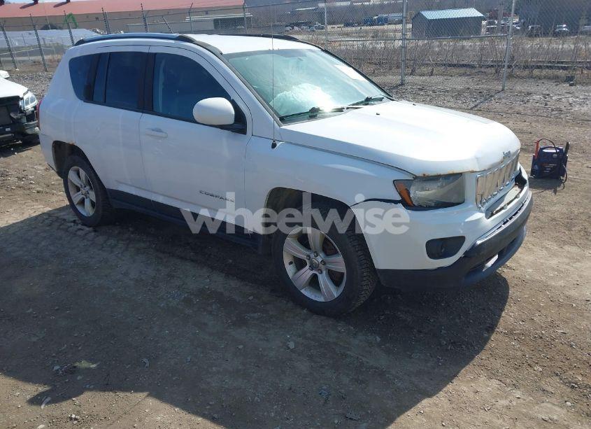 2014 Jeep Compass LATITUDE (VIN 1C4NJDEB1ED713896) main photo
