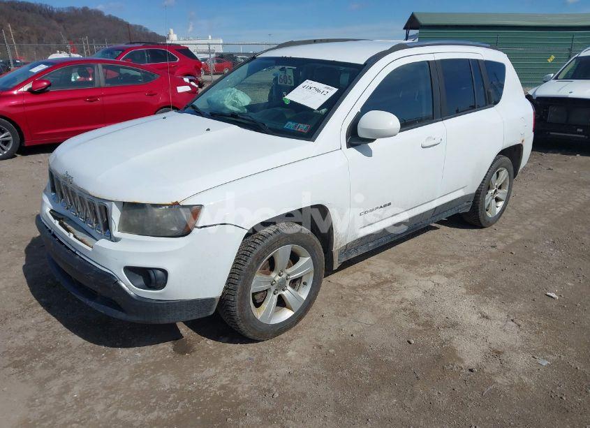 Photo 2 of 2014 Jeep Compass LATITUDE (VIN 1C4NJDEB1ED713896)