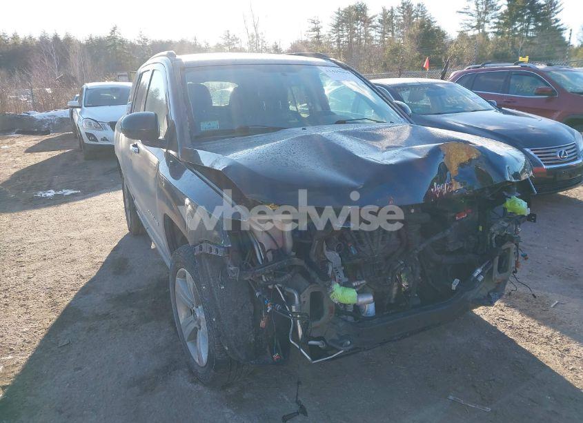 2015 Jeep Compass HIGH ALTITUDE EDITION (VIN 1C4NJDEB1FD272224) main photo