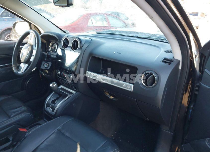 Photo 5 of 2015 Jeep Compass HIGH ALTITUDE EDITION (VIN 1C4NJDEB1FD272224)