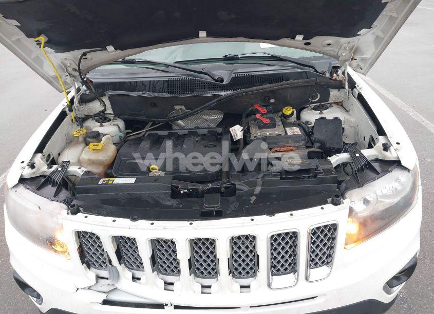 Photo 10 of 2016 Jeep Compass HIGH ALTITUDE EDITION (VIN 1C4NJDEB1GD550363)