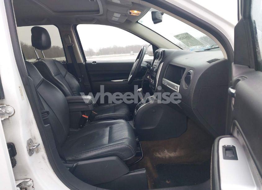 Photo 5 of 2016 Jeep Compass HIGH ALTITUDE EDITION (VIN 1C4NJDEB1GD550363)