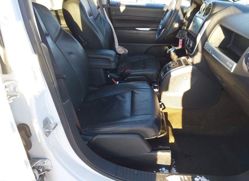 Photo 5 of 2016 Jeep Compass HIGH ALTITUDE EDITION (VIN 1C4NJDEB1GD768108)