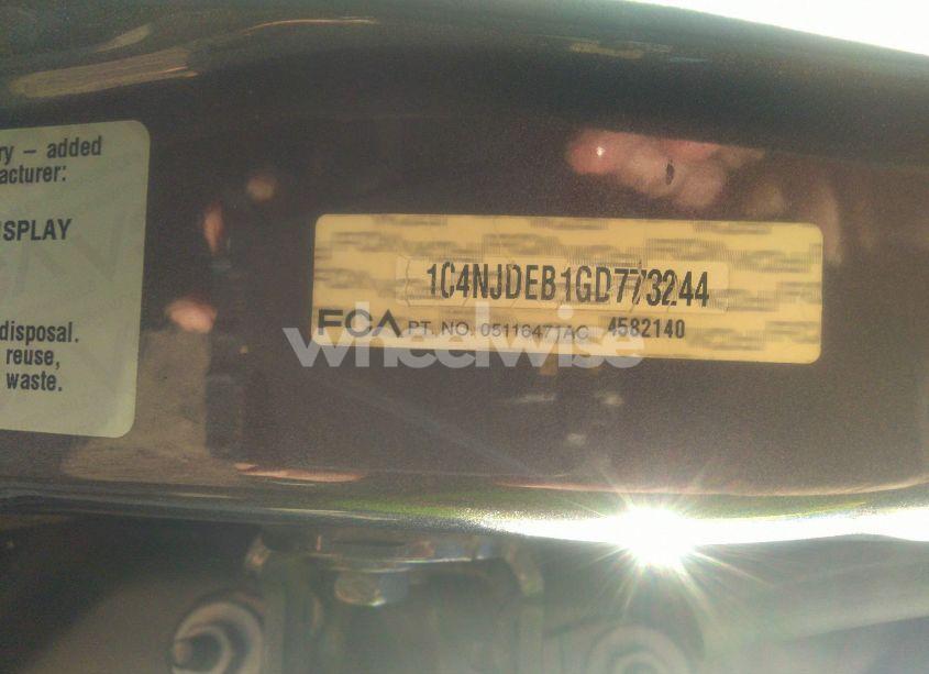 Photo 9 of 2016 Jeep Compass HIGH ALTITUDE EDITION (VIN 1C4NJDEB1GD773244)