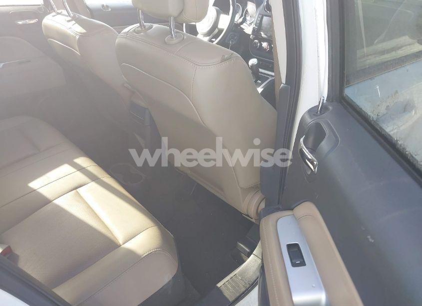 Photo 8 of 2016 Jeep Compass HIGH ALTITUDE EDITION (VIN 1C4NJDEB1GD797219)