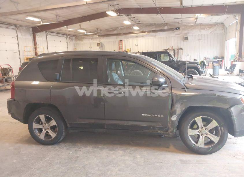 Photo 13 of 2016 Jeep Compass HIGH ALTITUDE EDITION (VIN 1C4NJDEB1GD799357)
