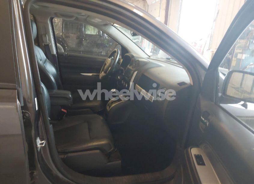 Photo 5 of 2016 Jeep Compass HIGH ALTITUDE EDITION (VIN 1C4NJDEB1GD799357)