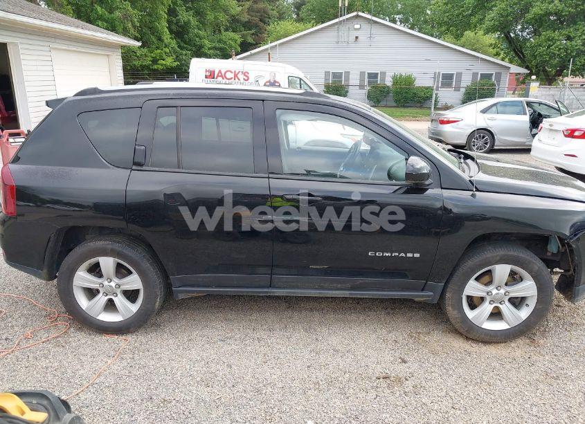 Photo 13 of 2016 Jeep Compass LATITUDE (VIN 1C4NJDEB1GD804542)
