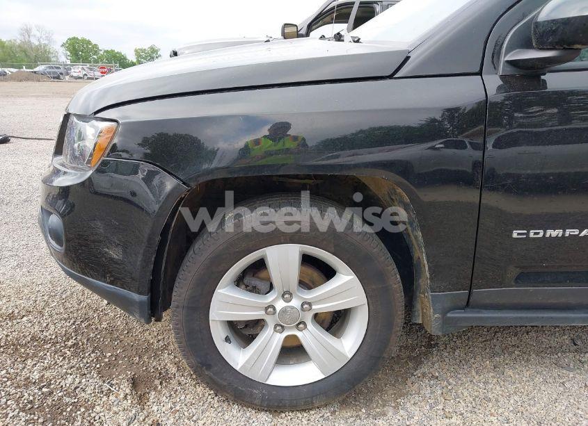 Photo 17 of 2016 Jeep Compass LATITUDE (VIN 1C4NJDEB1GD804542)